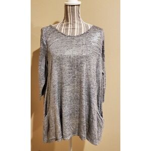 Olivia Blu‎ Top Long Sleeve  Silver 1XL, Pockets, Wide Around Hips,  3/4 Sleeves